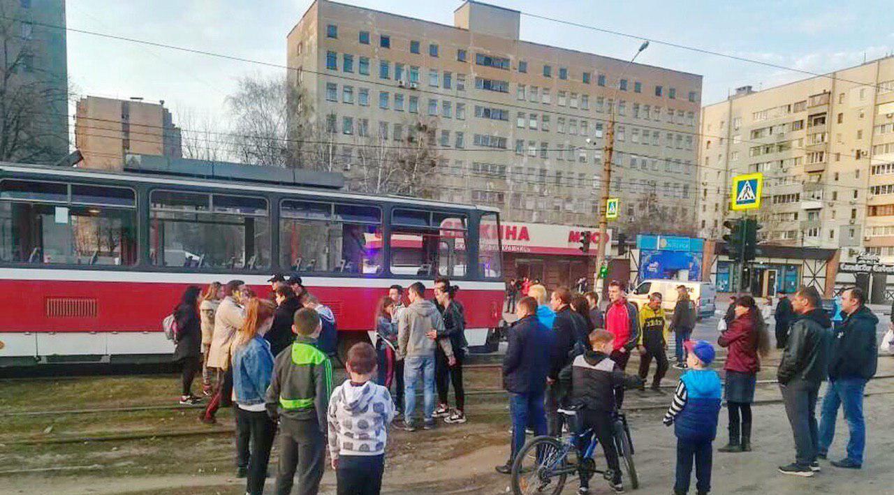 В Харькове трамвай сбил подростка. Фото: Facebook ХС