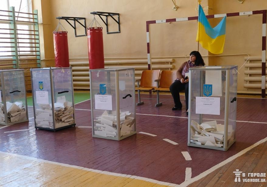 В Харькове готовятся ко второму туру выборов президента. Фото: Алина Бычек/Vgorode