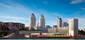 Днепр глазами американца: о фастфуде, маршрутках, женских правах и открытых люках