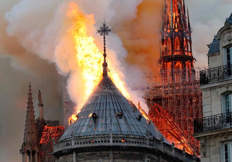 Пожар в Соборе Парижской Богоматери. Фото: AFP
