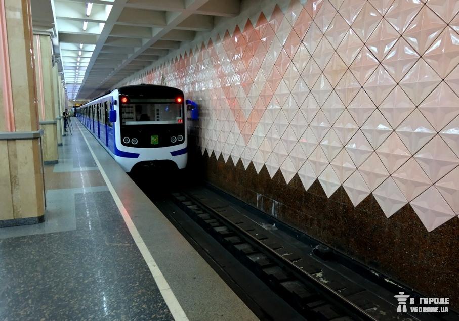 Харьков закупит 37 новых вагонов метро. Фото: Александр Збандуто/Vgorode