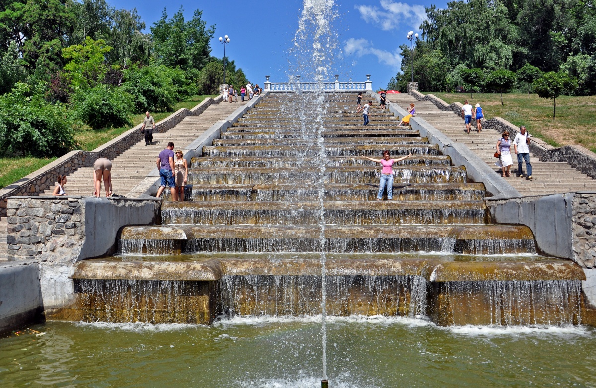 Харьковчане простят президента вернуть фонтан "Каскад". Фото: io.ua