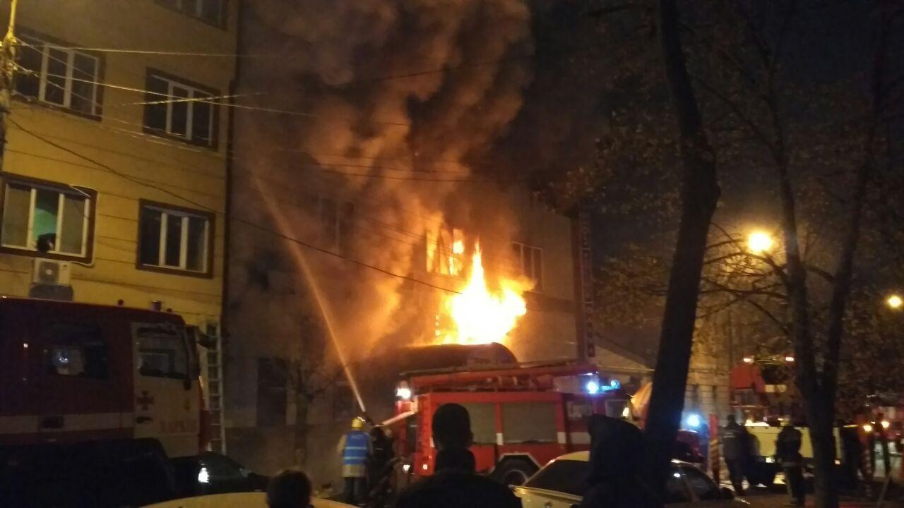 В Харькове ночью сгорела баня. Фото: ХХ