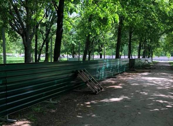 Молодежный парк по улице Пушкинской в Харькове реконструируют