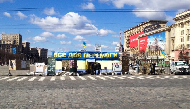 В волонтерской палатке в Харькове депутаты откроют приемную. Фото: imes.kharkiv.ua
