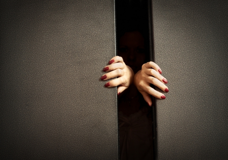 В Харькове девушку изнасиловали в лифте. Фото иллюстративное