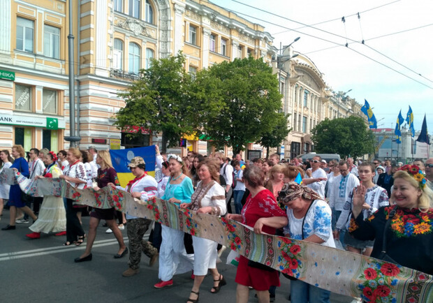 В Харькове отмечают День вышиванки.