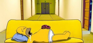 Кран в помощь: в Одессе подняли диван на 13-й этаж высотки необычным способом