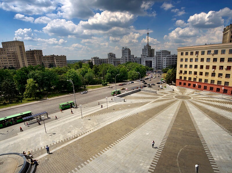 В Харькове временно перекроют для транспорта часть площади Свободы. Фото: businessvisit.com.ua