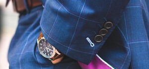 Гамселив кулаками і душив: винниківського чиновника звинувачують у побитті двох дівчат