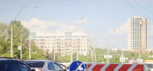 Готовься к пробкам: в Киеве на несколько дней ограничат движение на двух мостах