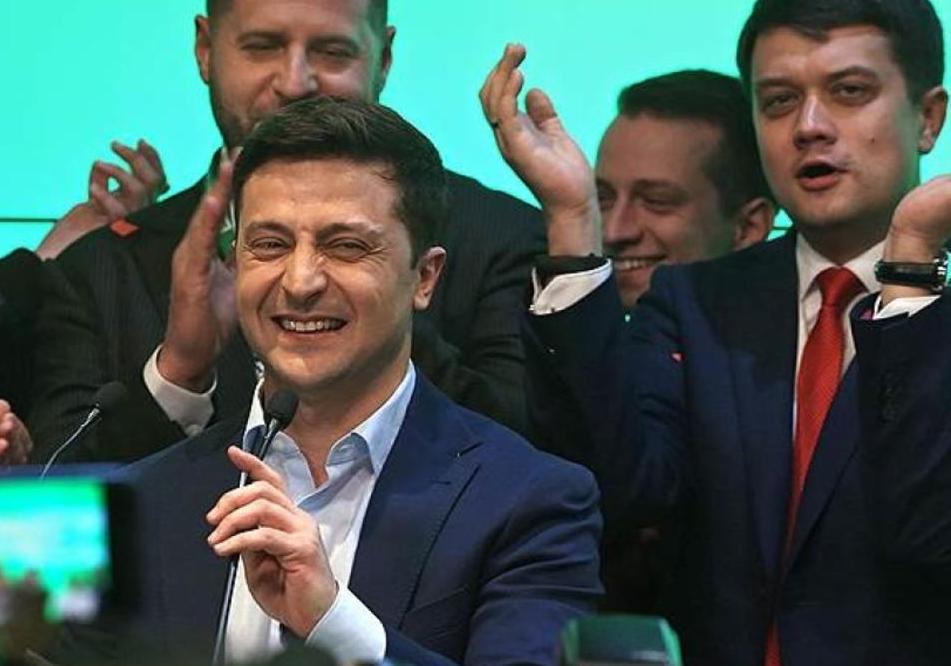 Президент Зеленский подал заявки в "Укрпатент" на регистрацию своих политических лозунгов 