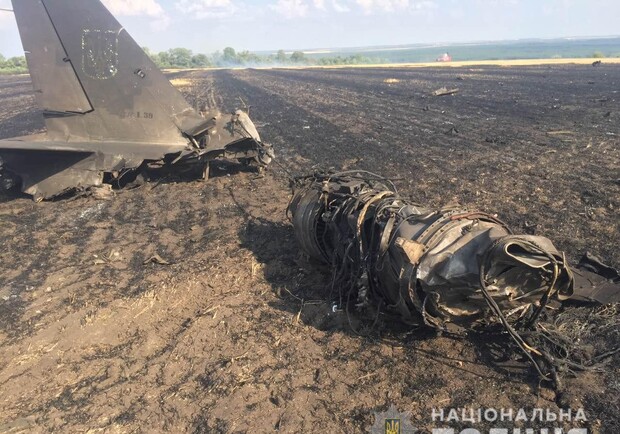 Пилота упавшего под Харьковом самолета нашли и госпитализировали. Фото: ГУ НП в Харьковской области