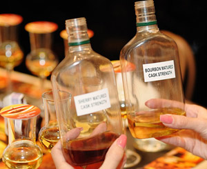 Сложность вкуса шотландского виски напрямую зависит от времени, проведенного в дубовых бочках.