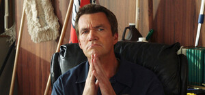 Наводит порядок: за уборку Борщаговки американец преподает английский