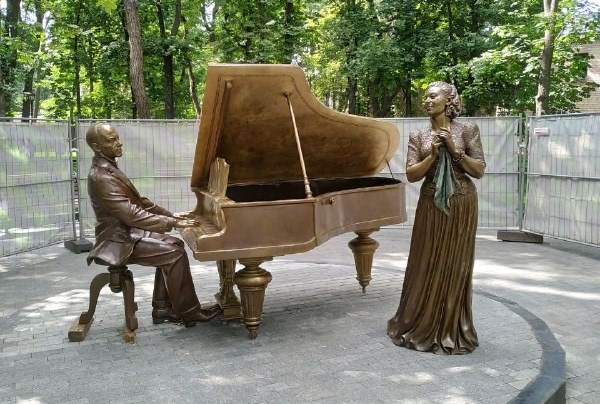 В саду Шевченко появятся две новые скульптуры. Фото: UA: Харків