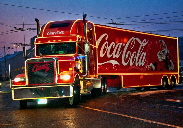Афиша - Новый год - Остановка новогоднего грузовика Coca-Cola в Харькове