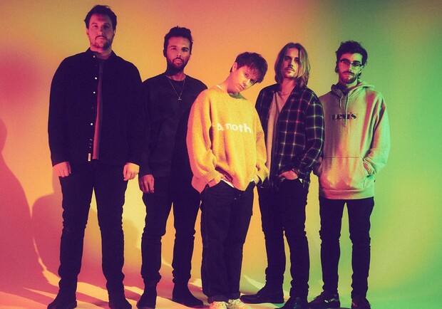 Nothing But Thieves. 