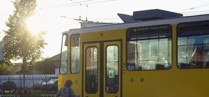 Свято, так свято: львівські пенсіонери дали концерт у трамваї