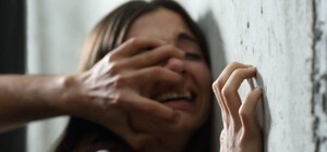 Ударил по голове и потащил в кусты: разыскивают нападавшего на 15-летнюю девочку (фоторобот)