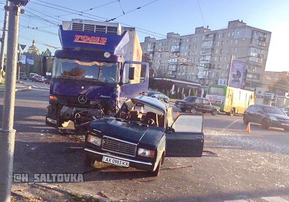 В Харькове произошла авария с пострадавшими. Фото: ХС