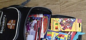 Не надо нам такие подарки: родители устроили скандал из-за фломастеров