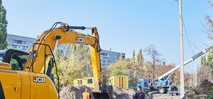 Когда закончат: на Клочковской прокладывают новый трубопровод