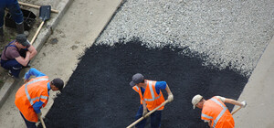 На Павловом Поле и Одесской: где сейчас в Харькове ремонтируют дороги во дворах