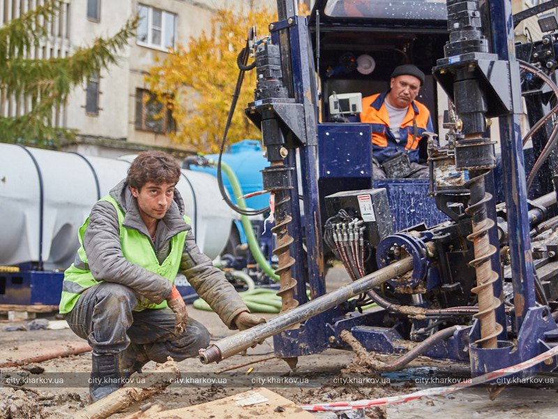 В Харькове меняют водопровод без отключения потребителей. Фото:city.kharkov.ua