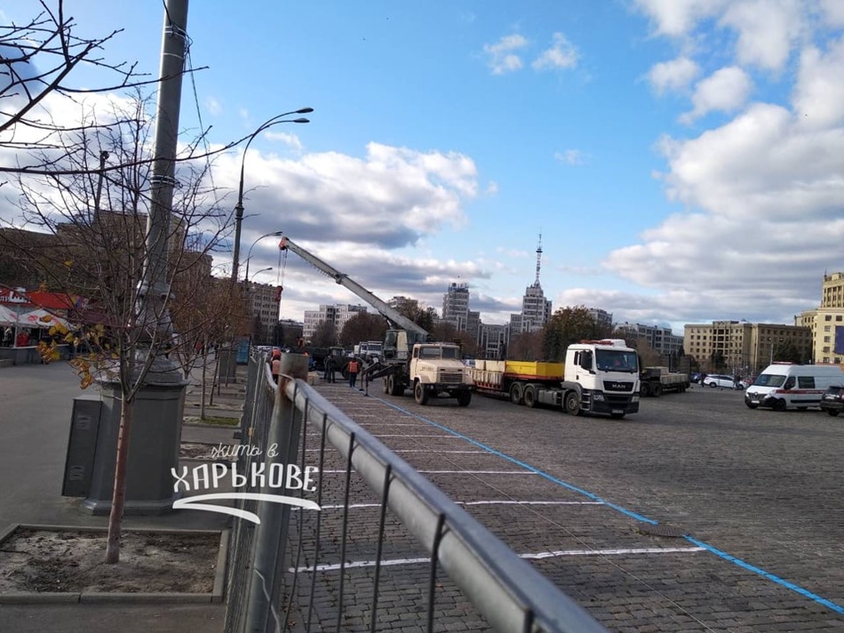 В Харькове перекрыли площадь Свободы для подготовки к Новому году 2020. Фото: Жить в Харькове