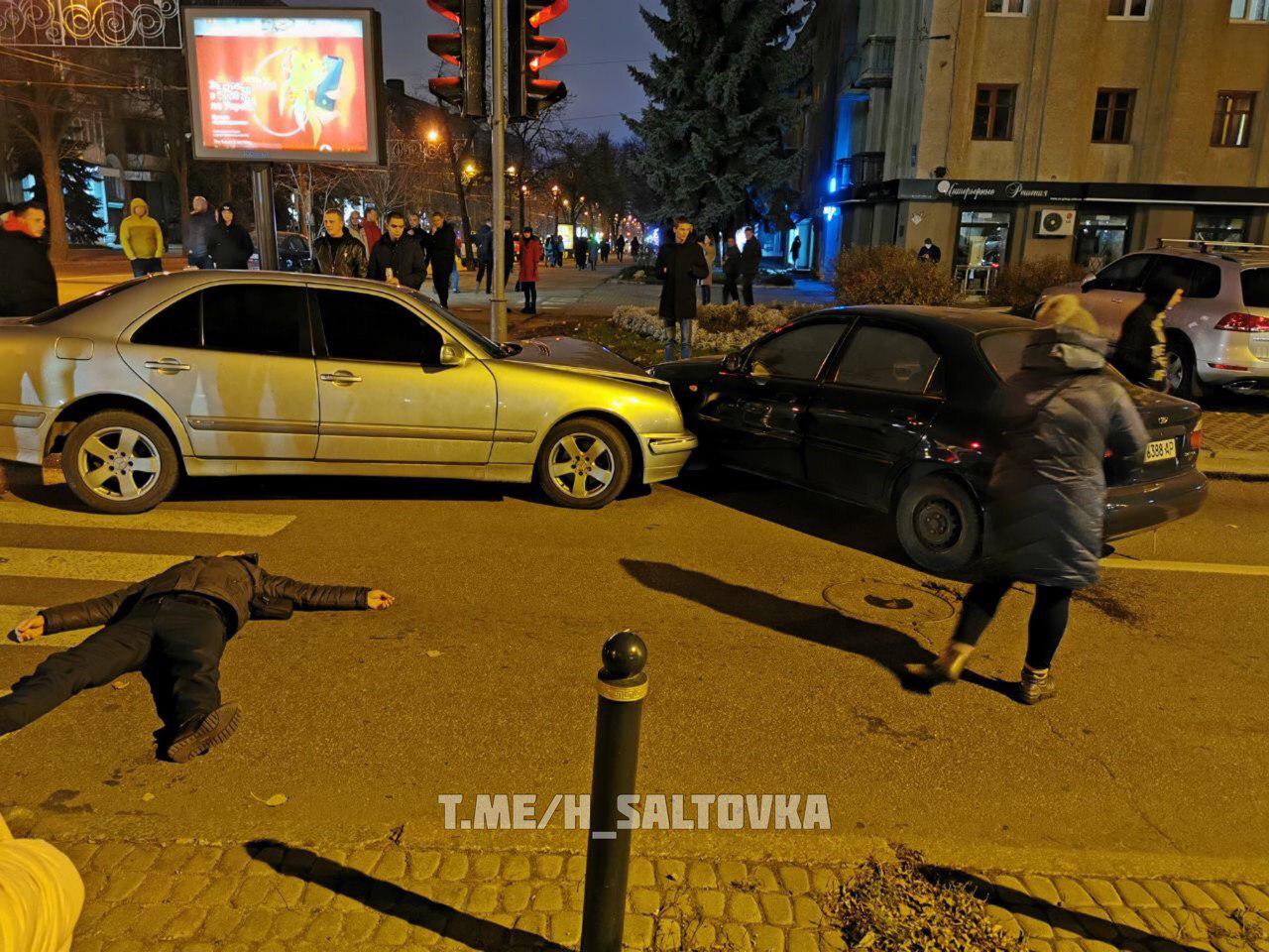 В Харькове произошло ДТП возле парка Горького. Фото: ХС