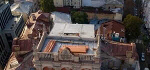 Надстройка на Майдане Незалежности: хозяин сделат ремонт крыши и не только