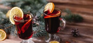 Глинтвейн, грог, пунш, ирландский кофе: какие особенные согревающие напитки можно поробовать в Днепре