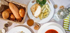 Что почем: сколько стоят обед и ужин в ресторане в Крыму