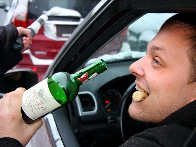 В Харькове пьяный полицейский устроил потасовку с патрульными. Фото иллюстративное: today.kz