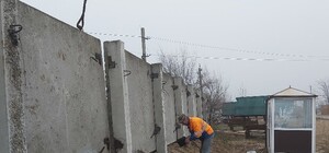 Летом не искупаешься: знаменитые Голубые озера ограждают забором