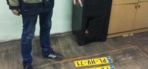 Странный выкуп: в Одессе мужчина воровал автономера и требовал пополнить ему телефон