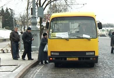 Фото "АТН". Жители Алексеевки смогут ездить до центра по-прежнему на маршрутках.
