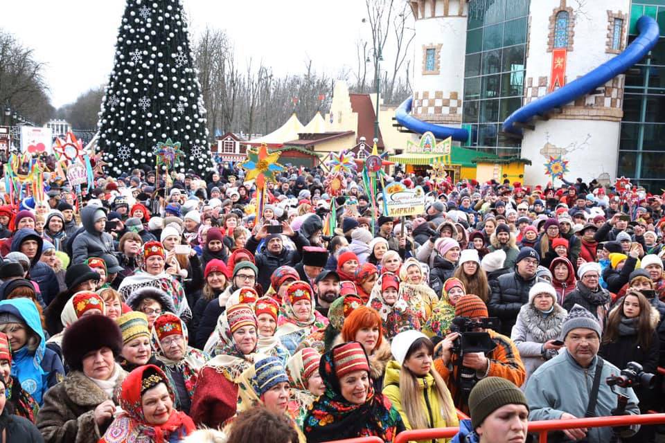 1500 человек спели колядку в парке Горького. Фото: Юлия Светличная