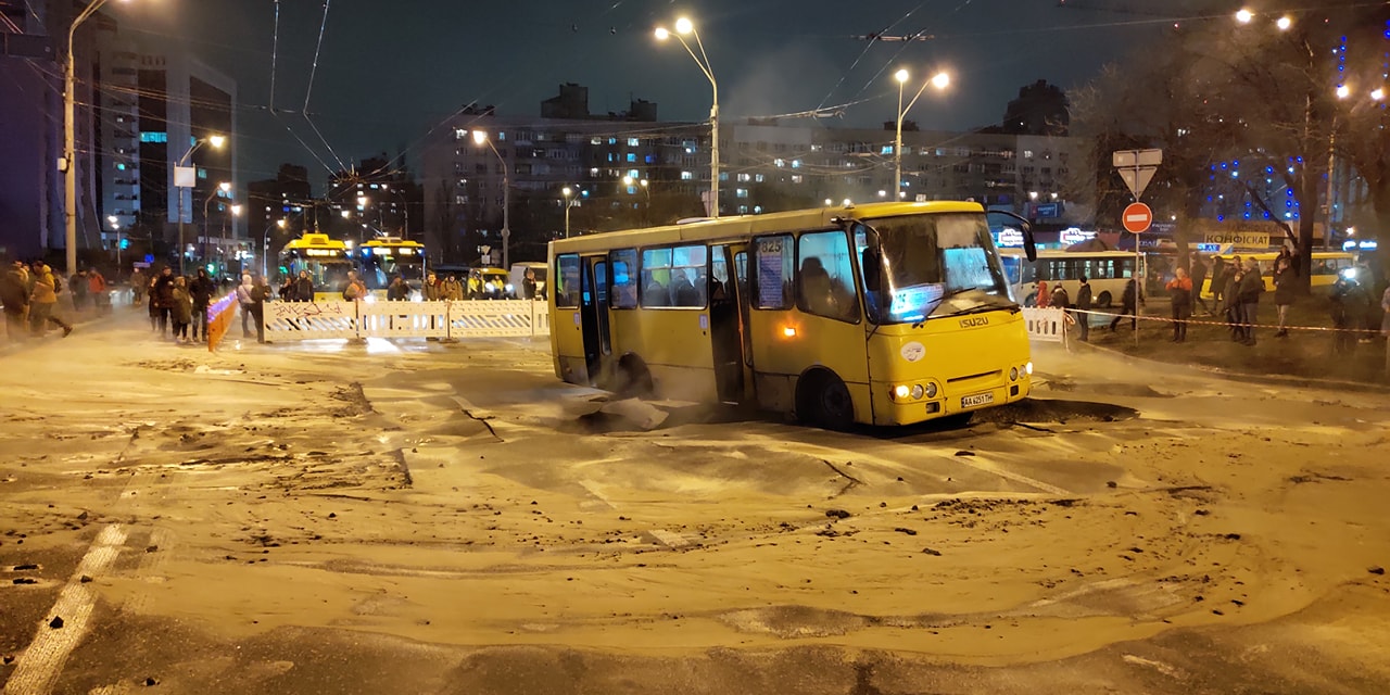 Прорыв теплосети в 