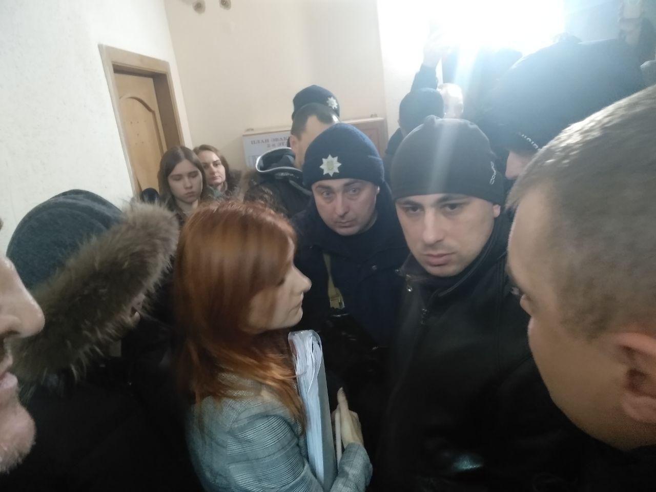 В Харькове произошло две драки в суде по делу Сысы. Фото: Суспільне
