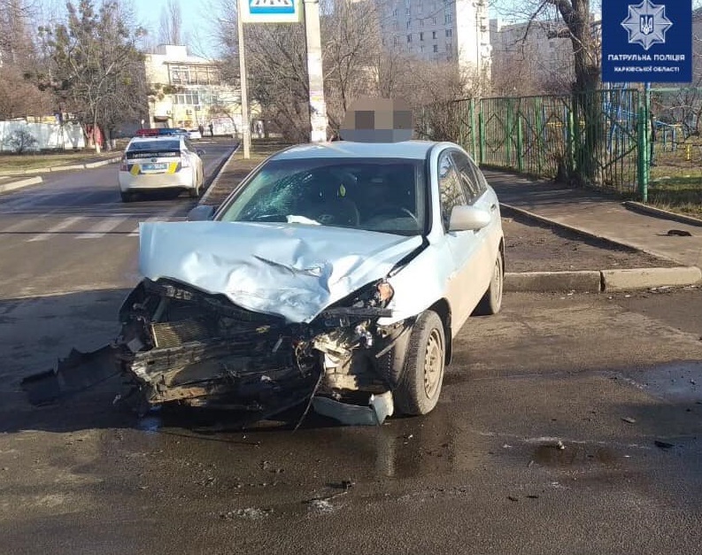На Алексеевке столкнулись Hyundai и Mini Cooper. Фото: патрульная полиция