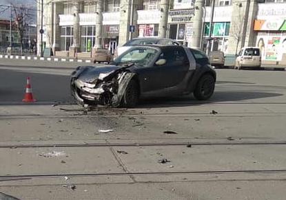 Новость - События - Четверо машин и велосипедист Glovo: в центре Харькова произошло масштабное ДТП