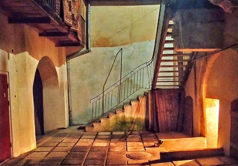 Раф, флет-вайт і хенд-брю: у 500-літньому львівському дворику готують альтернативну каву