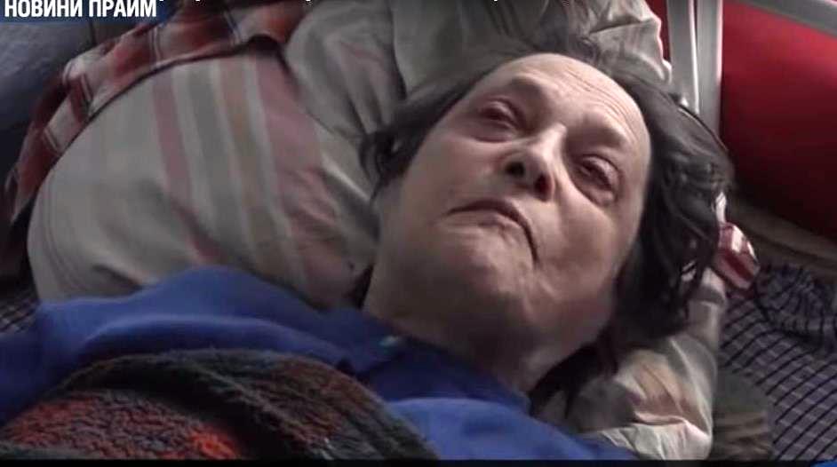 В Харькове родственники оставили бабушку в больнице. Фото: скриншот видео