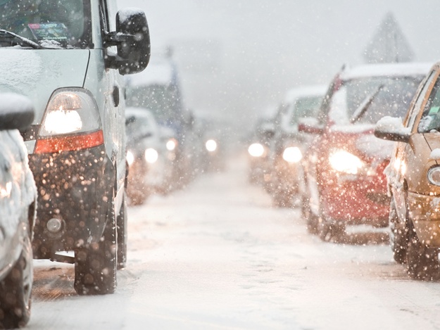 Из-за снегопада в Харькове наблюдаются пробки. Фото иллюстративное: vinograd.us