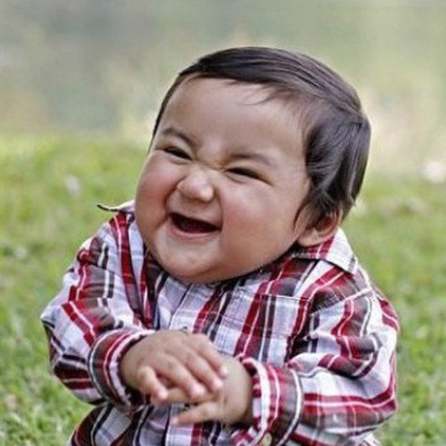 Идеальное преступление: подростки перекрыли движение трамвая снеговиком и не оставили водителю выбора