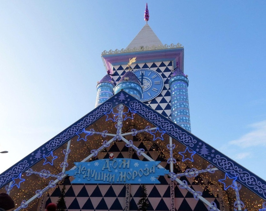 В Харькове расследуют закупку домика Деда Мороза за 6 миллионов. Фото: Vgorode