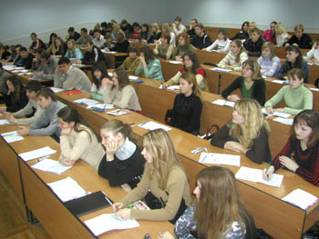 В ХНЭУ ставится задача, чтобы 20% из выпускников имели двойные дипломы. Фото hdeu.edu.ua.