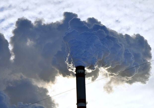 Выброс загрязняющих веществ в атмосферный воздух без соответствующих на то разрешений. Фото <a href=http://www.sxc.hu/browse.phtml?f=download&id=1266817>www.sxc.hu</a>.